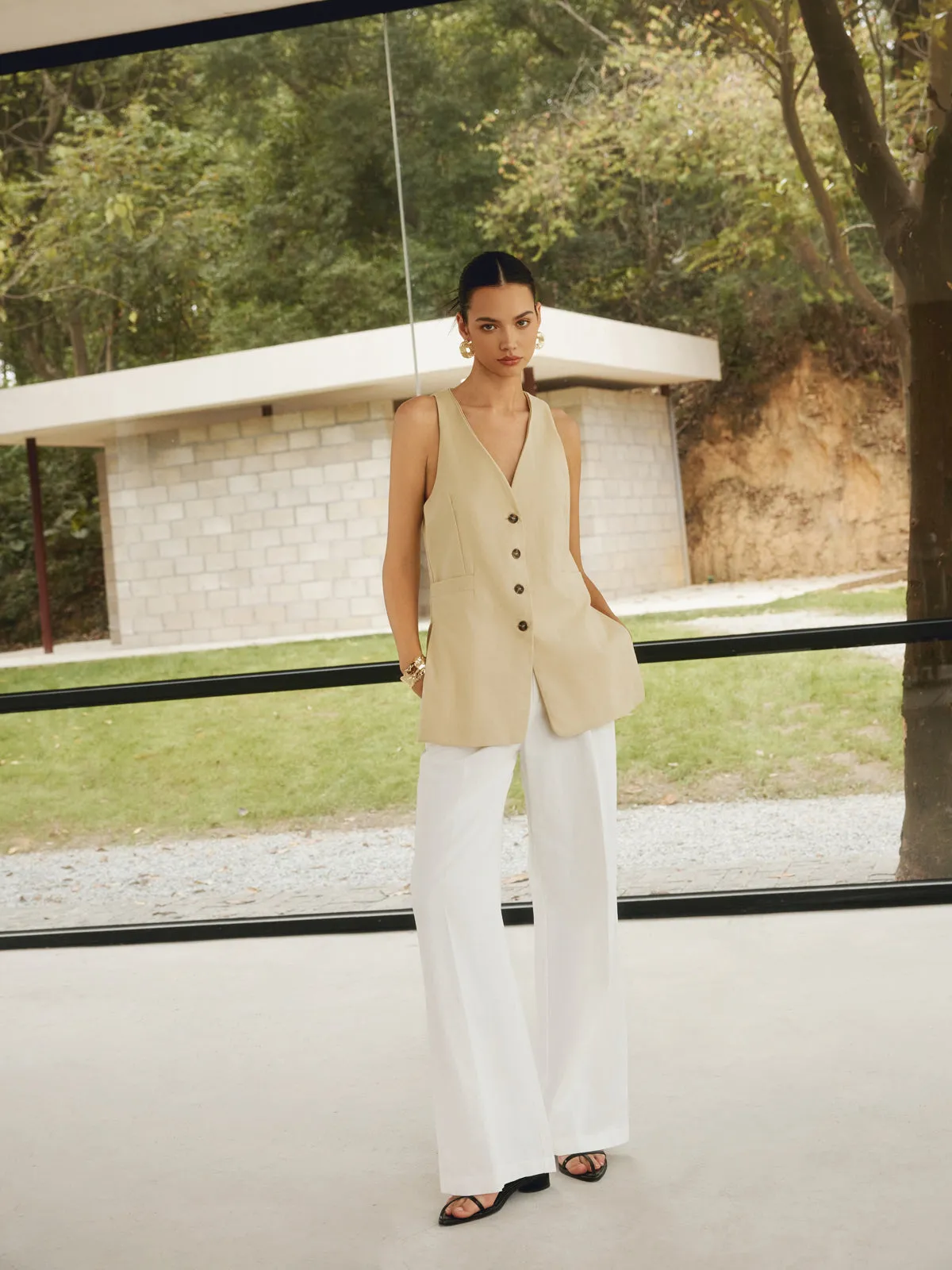 Cotton Blends Graceful Button Split Vest
