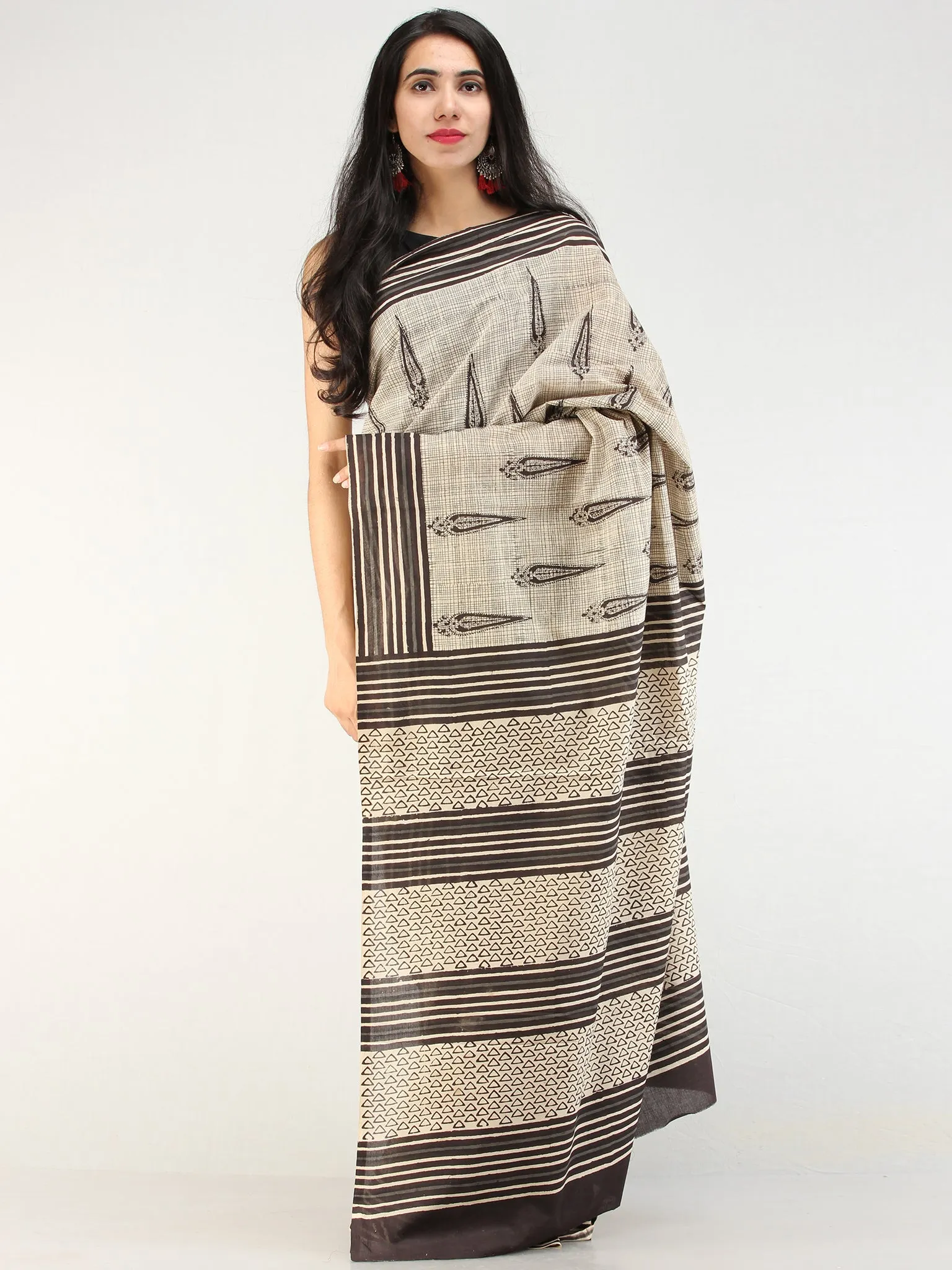 Grey Black Hand Block Printed  Cotton Mul Saree - s031704542