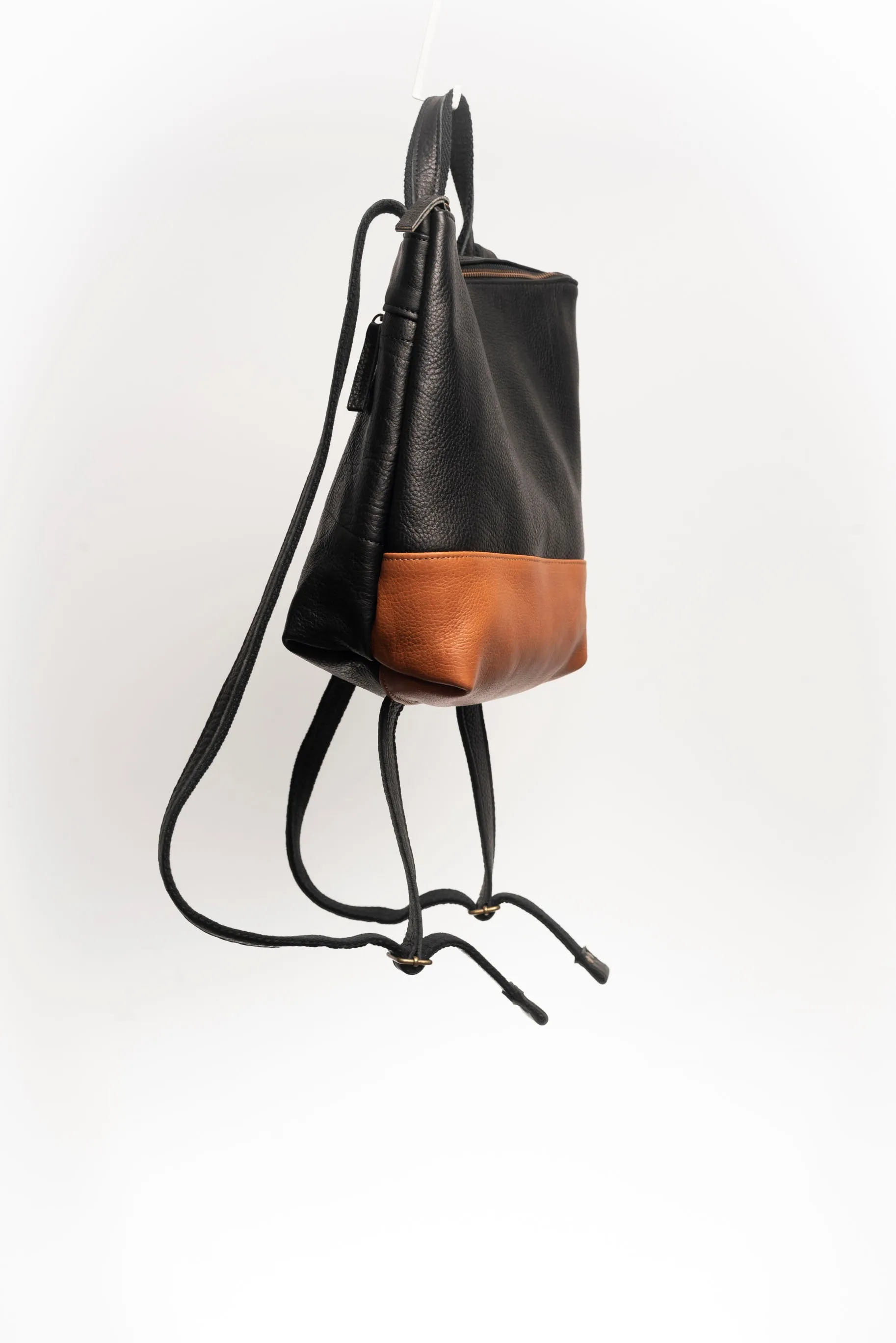 Leather backpack - Ombú M