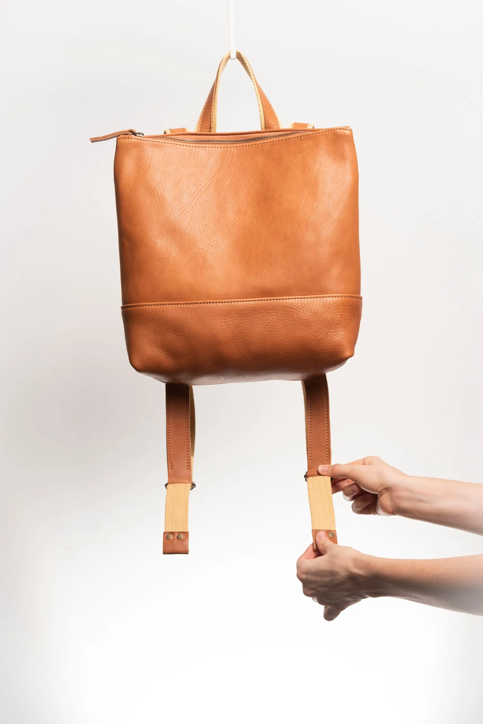Leather backpack - Ombú M
