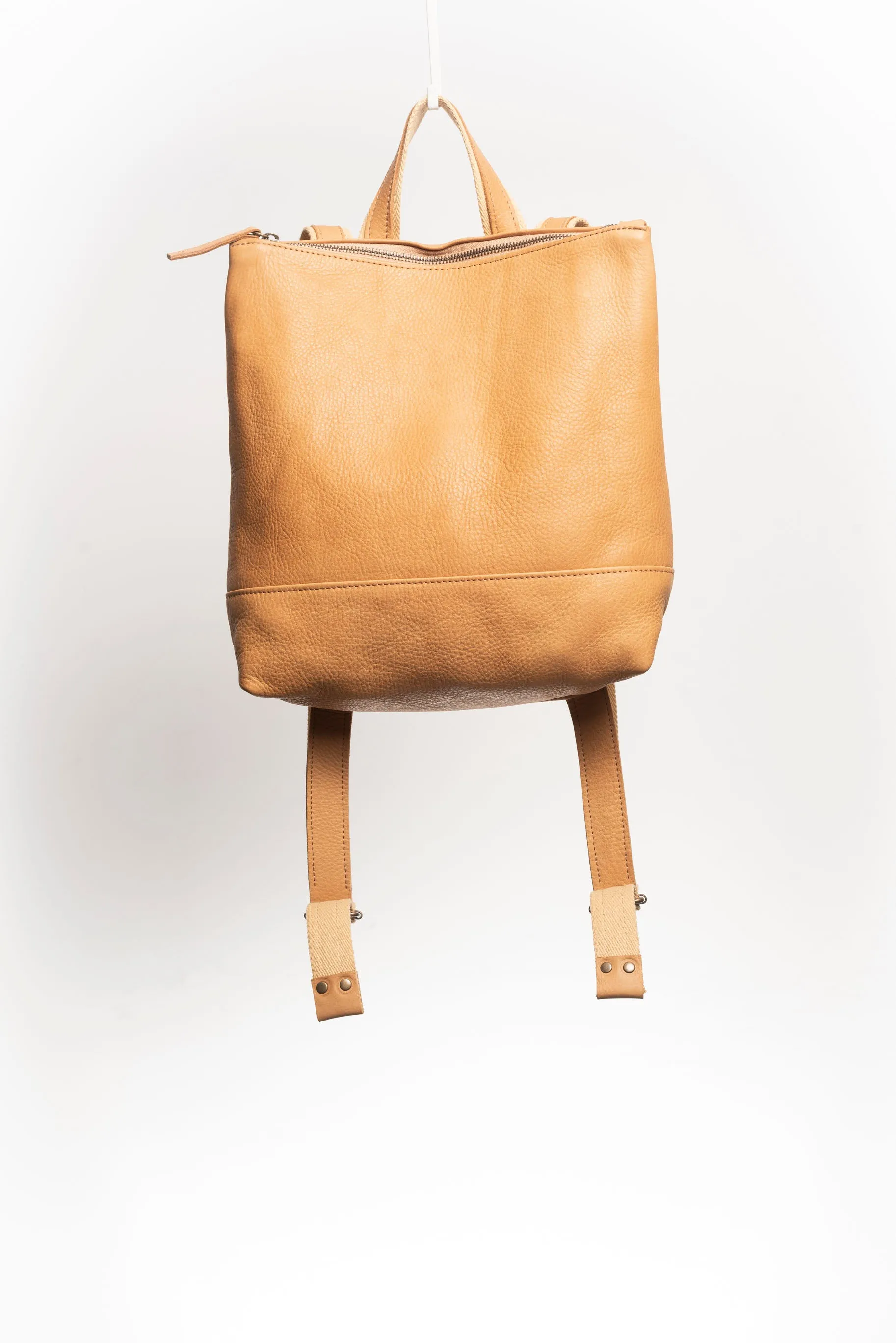 Leather backpack - Ombú M