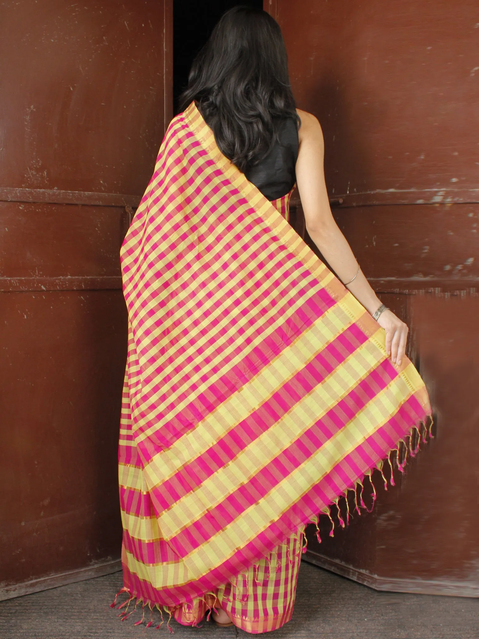 Pink Yellow Handloom Mangalagiri Cotton Saree With Zari Border - S031703684