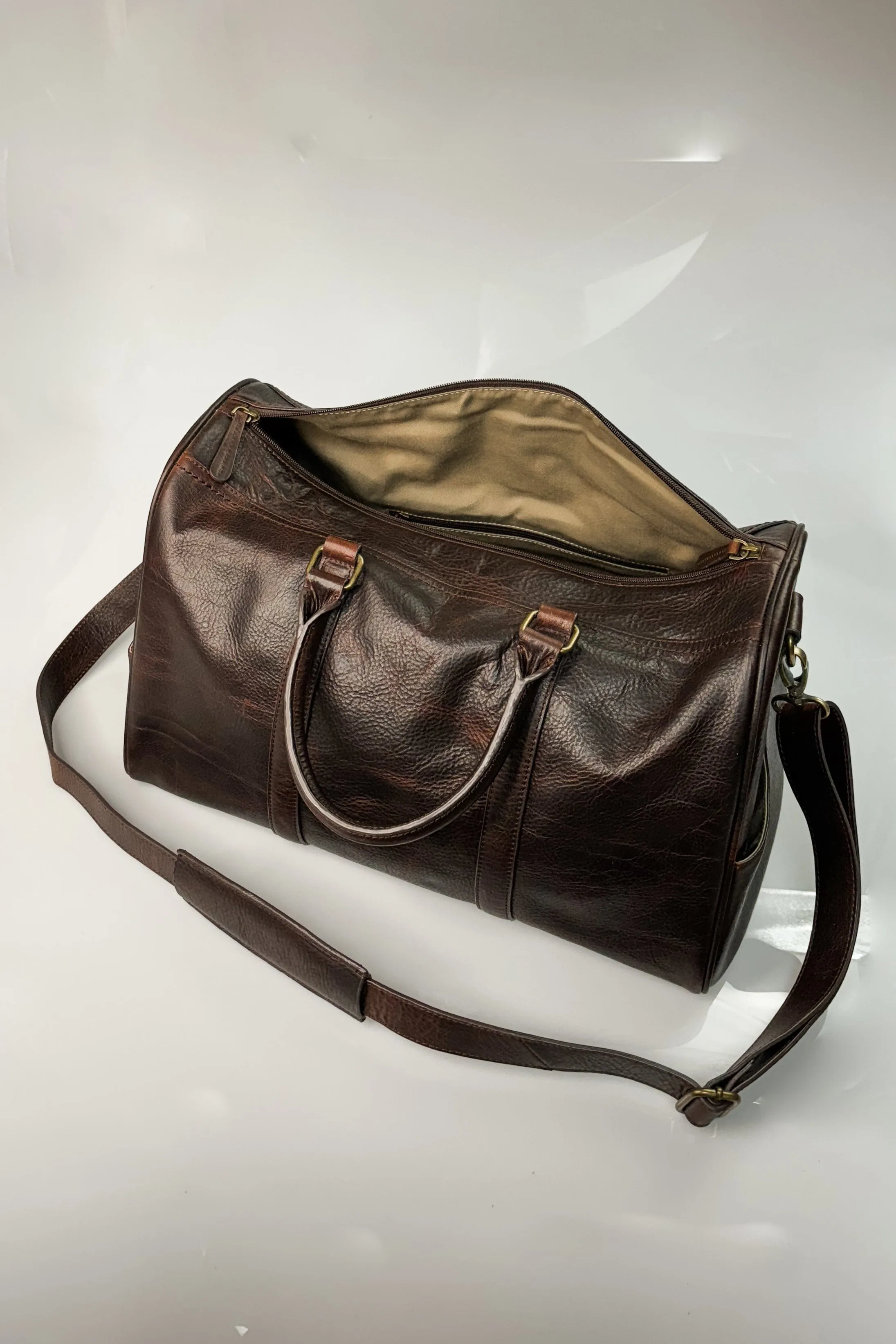 Safi 1952 Genuine Cow Leather Duffle Bag with Detachable Strap and Outer Pockets