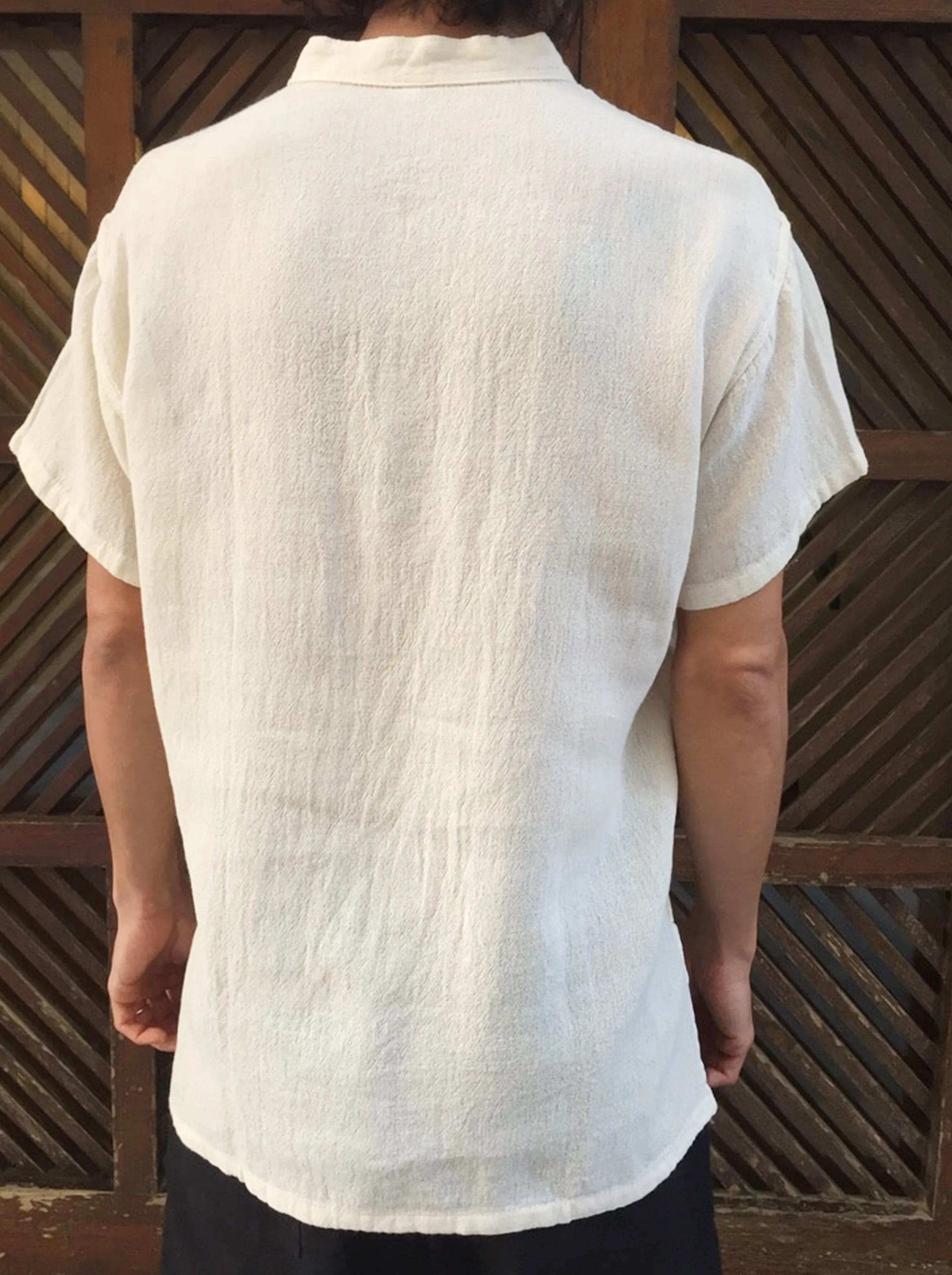 Short Sleeve Raw Cotton Shirt with Coconut Buttons