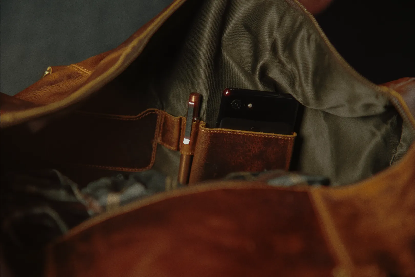 Vintage Gentlemen The “Hemingway” Buffalo Leather Duffle Bag [PREORDER]